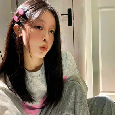 这个警察不太冷